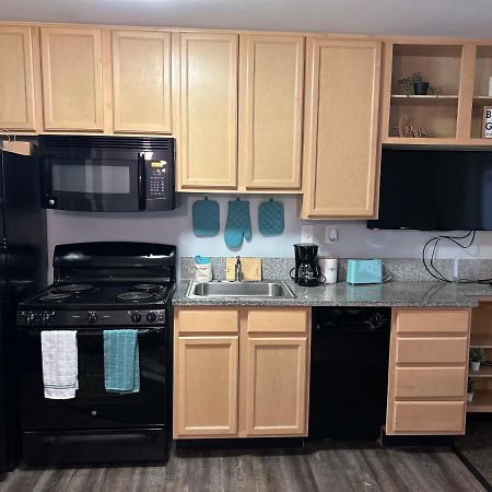 Apartamento Spooky Low Rate!! Downtown With Free Parking Indianápolis Exterior foto
